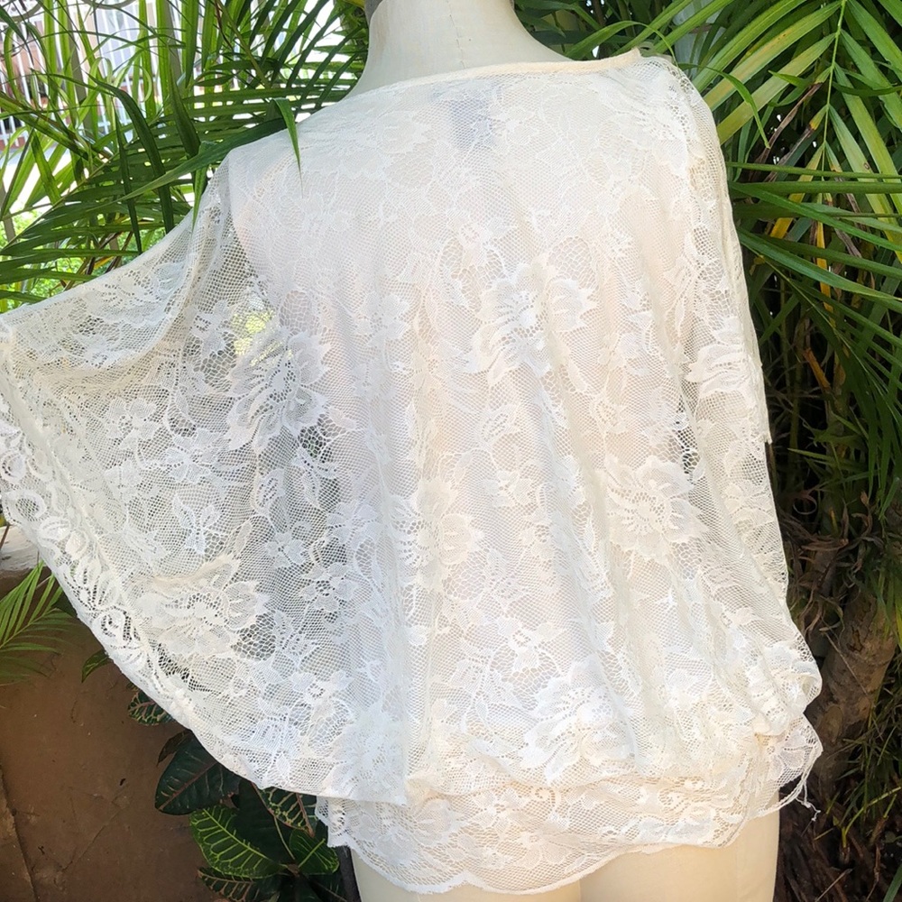 NEW YORK & COMPANY white laced lined peplum top